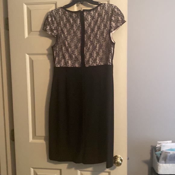 Black lower dress with black lace, size 10, worn once - Picture 3 of 3